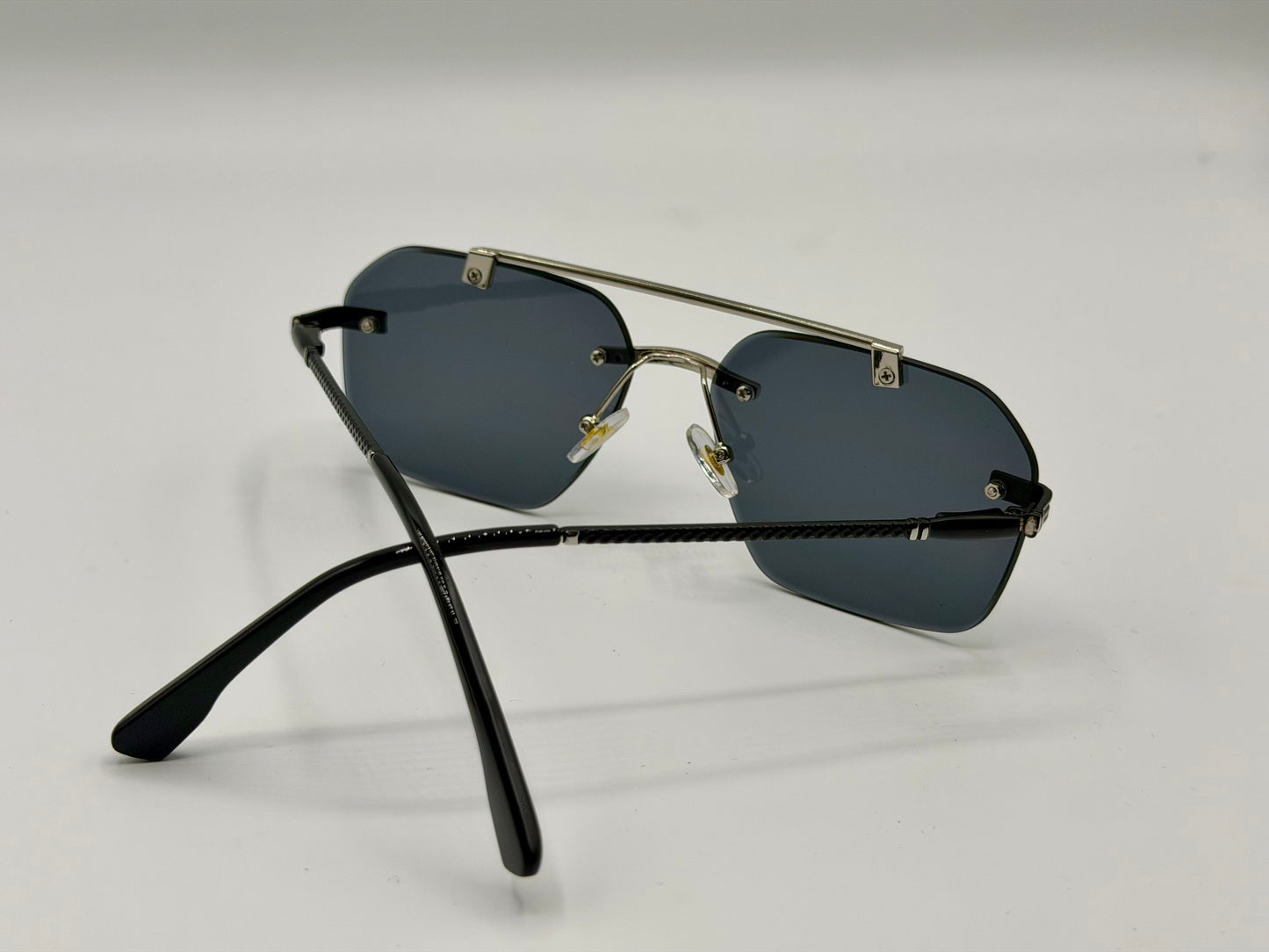 Aura Alpha Rimless Sunglasses 🕶️ A036